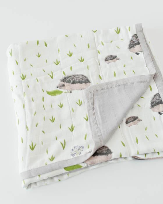 Deluxe Muslin Quilt - Hedgehog