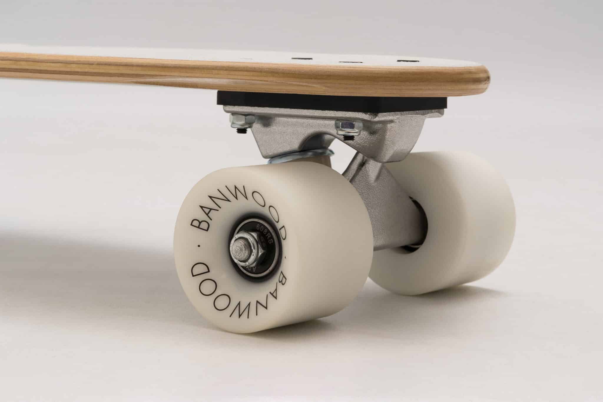 Skateboard White