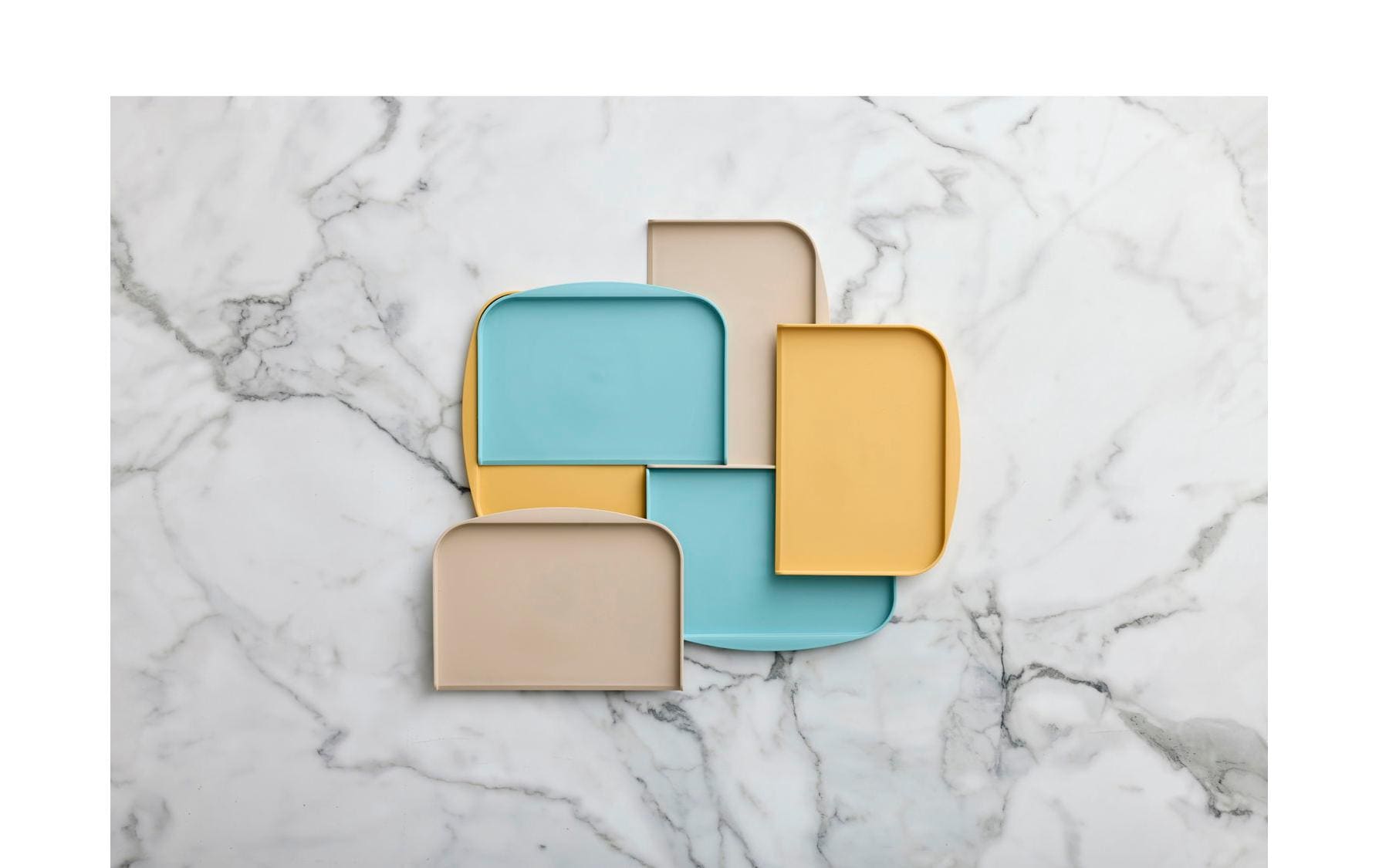 servier-ablage, Ablage-Set, Farbenblöcke, gestapelte Ablagen, sanfte Pastellfarben