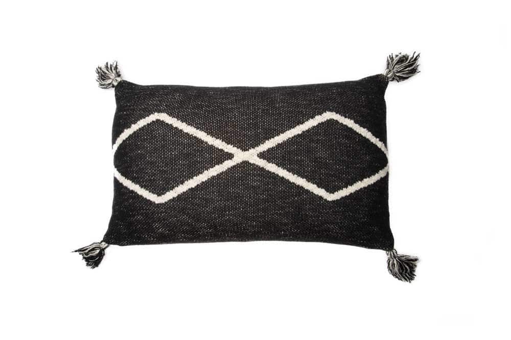 Knitted Cushion Oasis Black