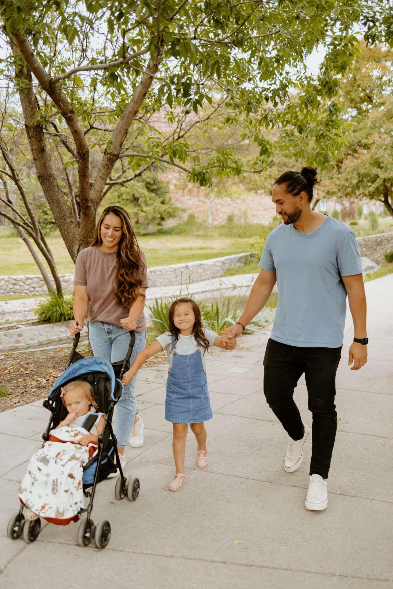 Deluxe Muslin Baby Blanket - Safari Social Deluxe Muslin Baby Blanket - Safari Social