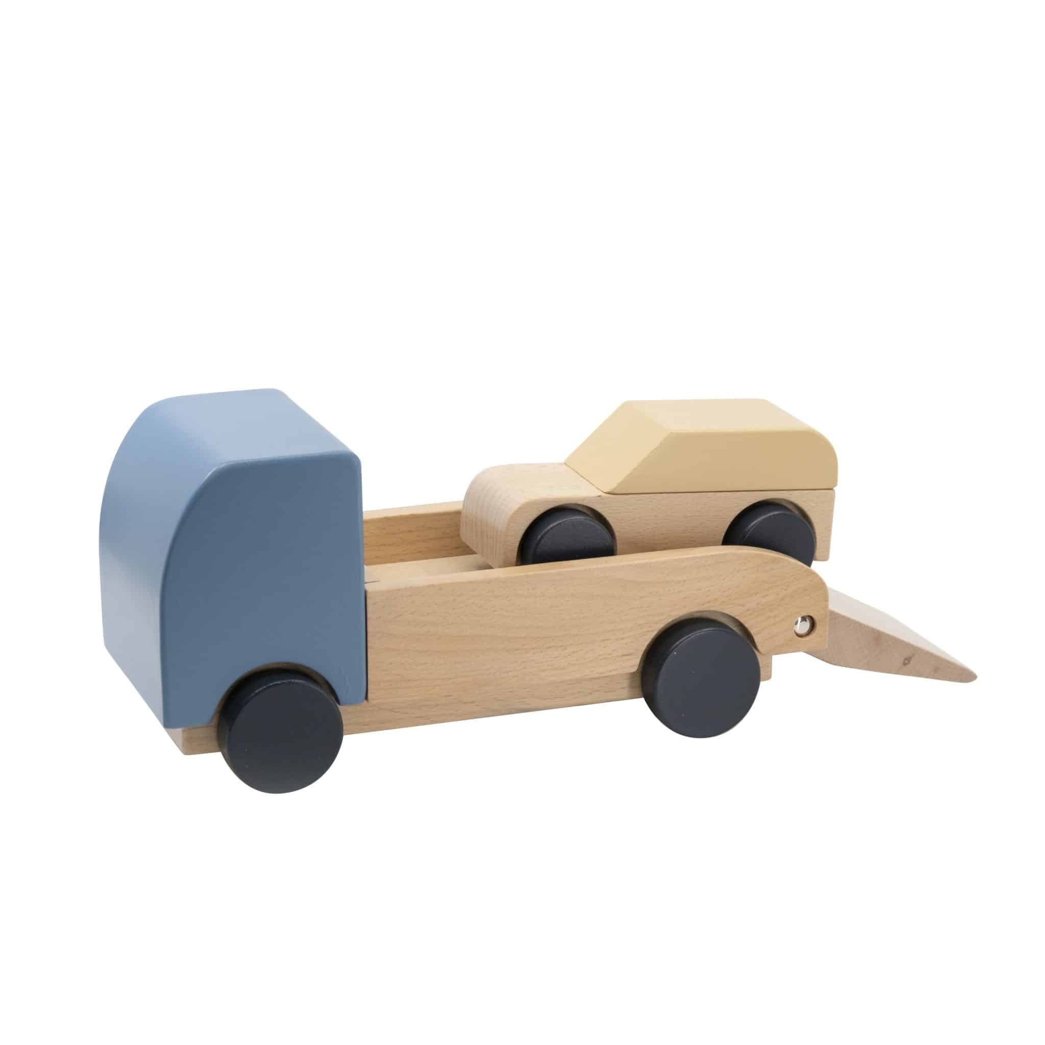 Autotransporter mit Auto