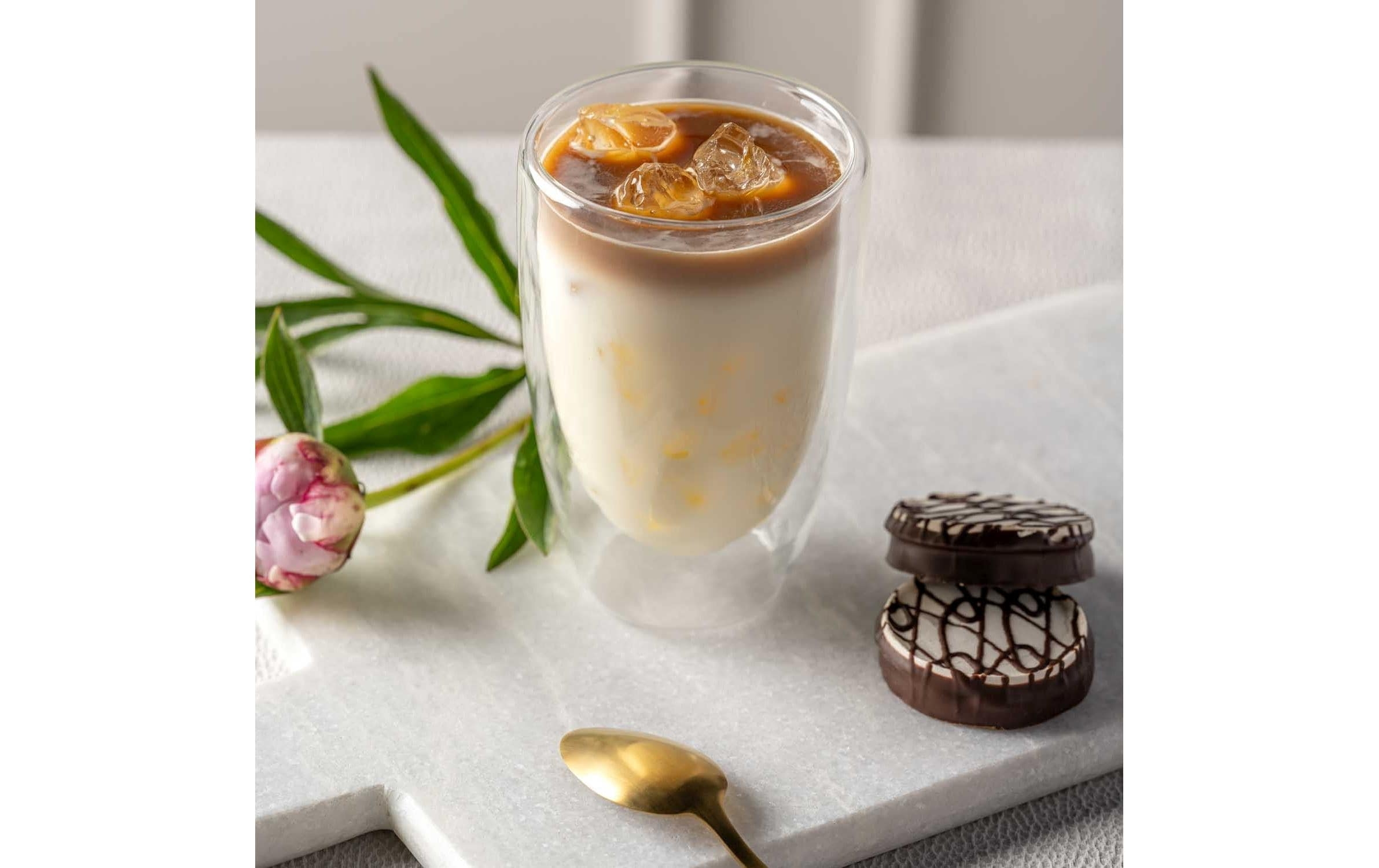 Pokal, Essen, Präsentation des Essens, Nachtisch, Mousse