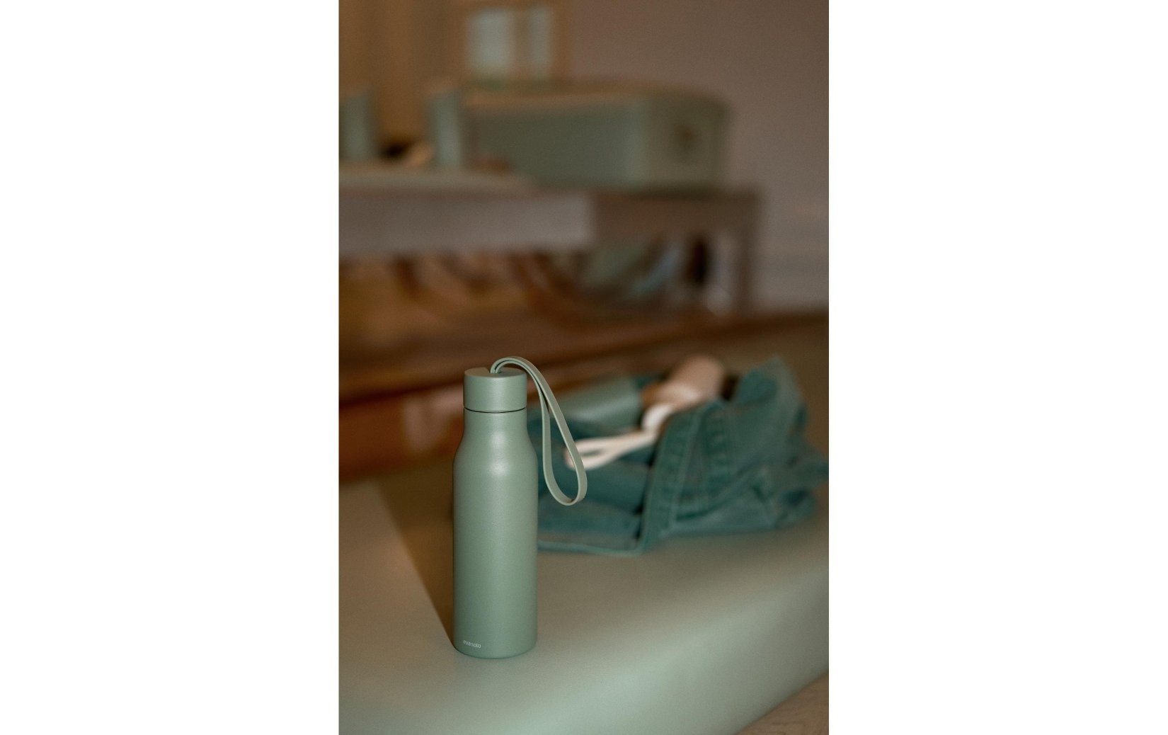 Flasche, Wasserflasche, Bambusgrün, Metallic, Trageschlaufe