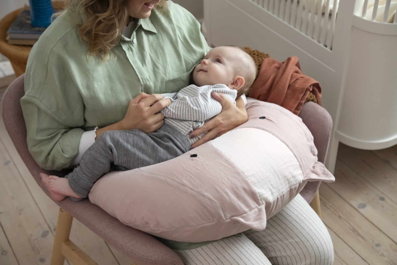 Baby, Baby-Kissen, Mutter mit Baby, Babysitzkissen, Kuschelkissen