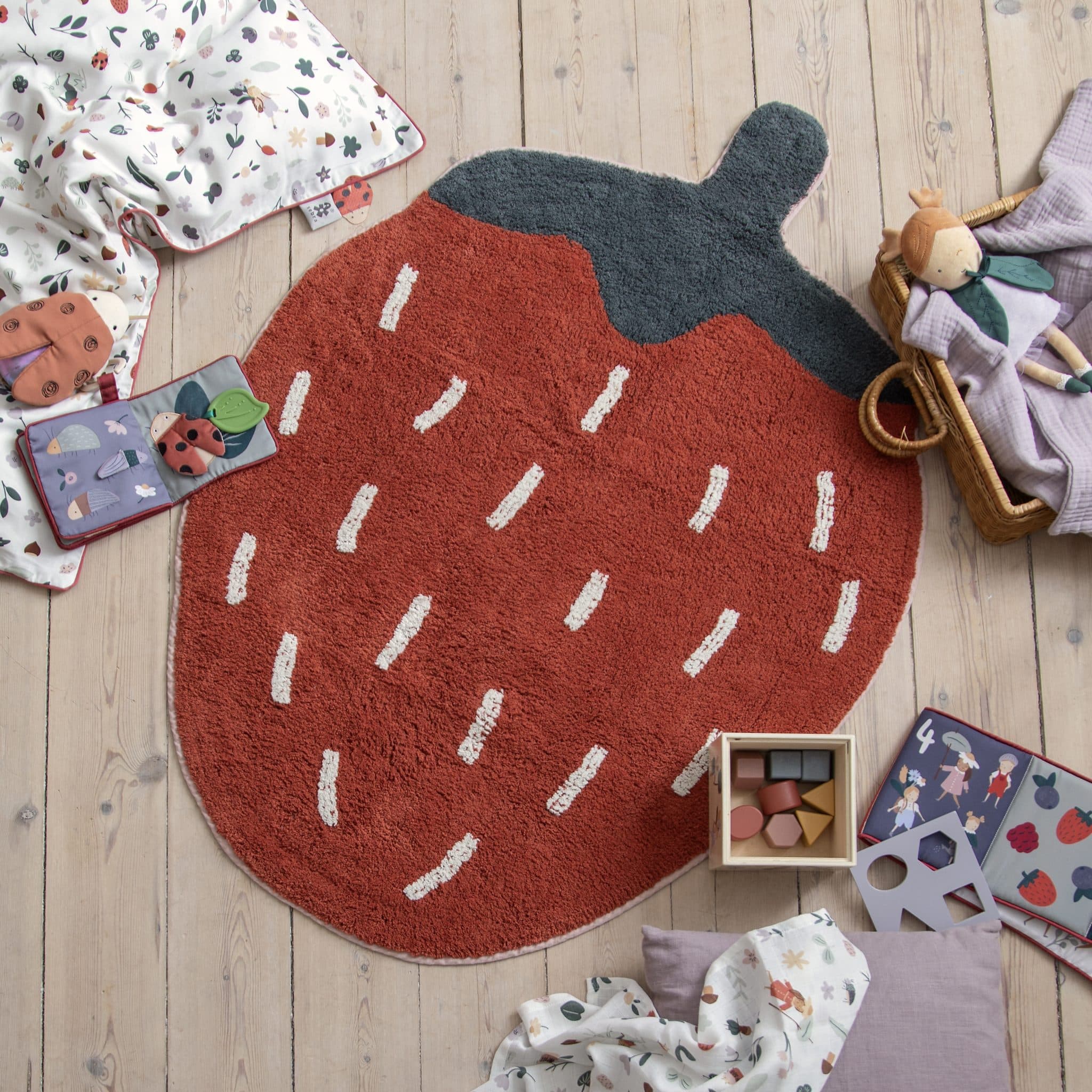 Teppich, gewebt, Erdbeere