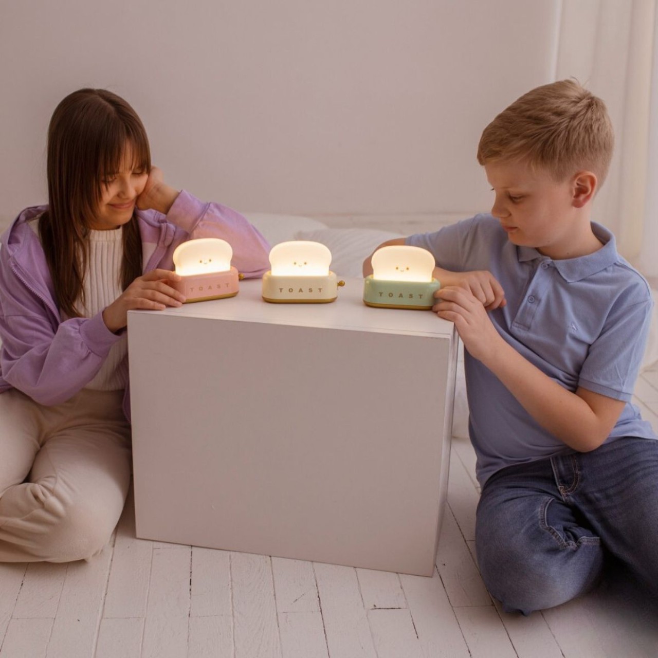 Leute, Person, kindle, toast, lamps, kids, toy