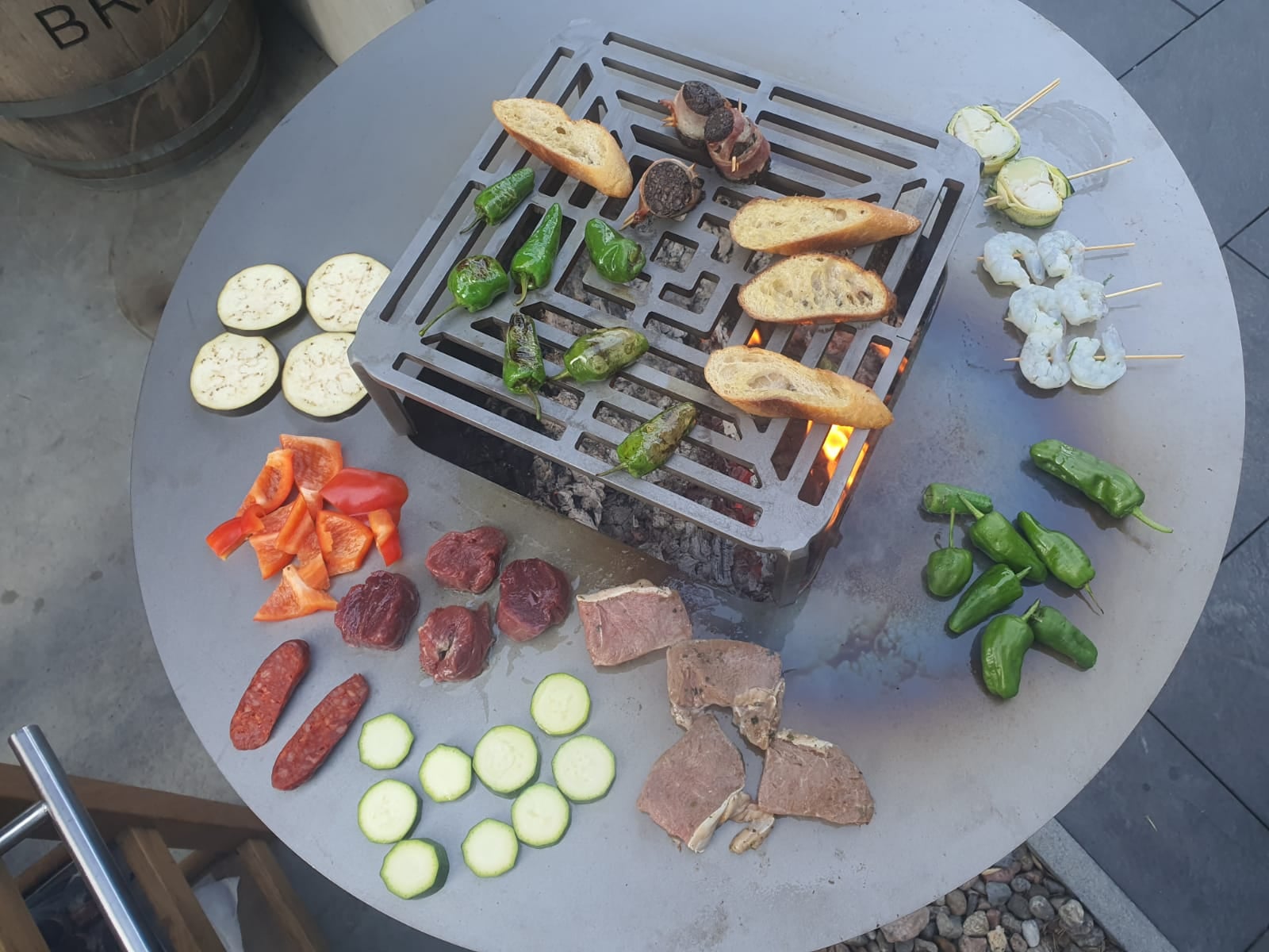 OnFire BBQ SMART 80x74 cm schwarz pulverbeschichtet OnFire BBQ SMART 80x74 cm schwarz pulverbeschichtet