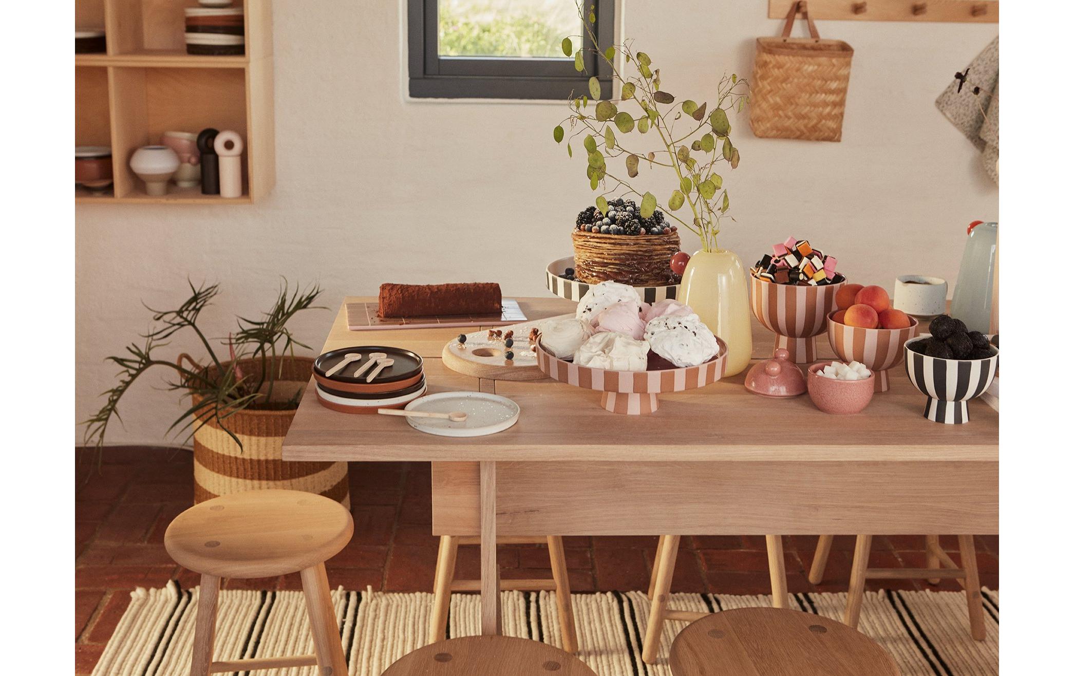 Esstisch, Tisch, Esszimmer, Innenarchitektur, Inneneinrichtung
