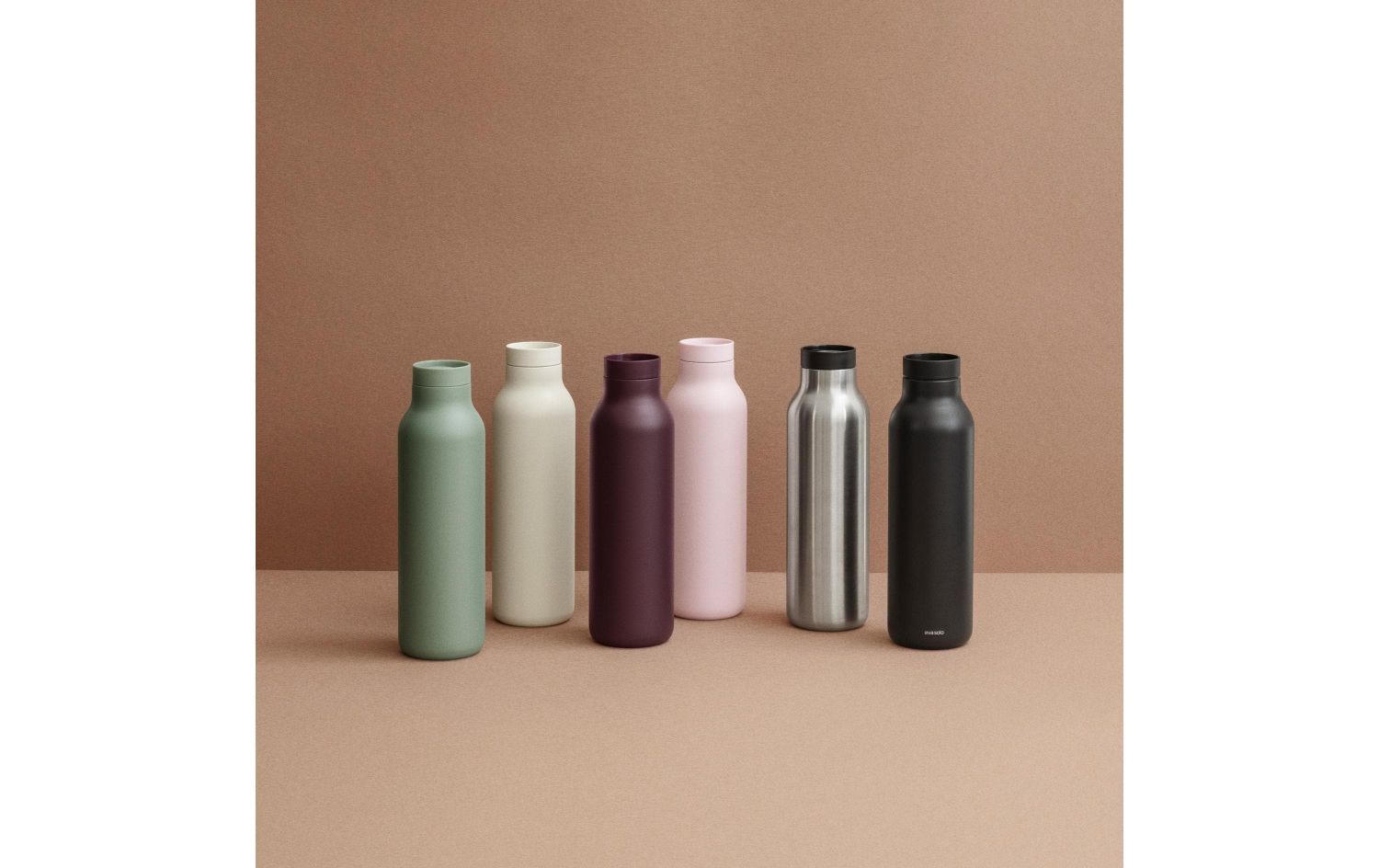 Edelstahlflasche, Trinkflasche, Mehrfarbig, Wiederverwendbar, Matte Oberfläche, Flasche, Stahlflasche, Trinkflasche, Edelstahl, Matte Farben, Trinkflasche, Stahlflasche, Mehrfarbig, Matte Oberfläche, Korkverschluss?
