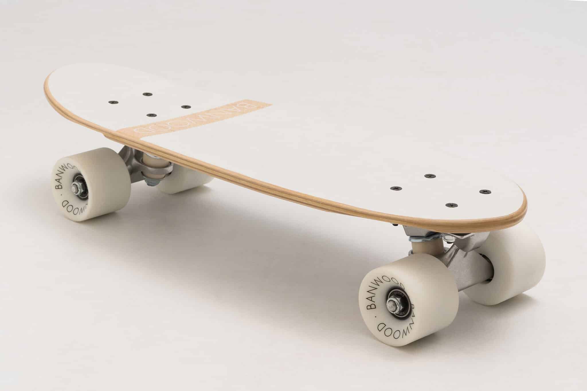 Skateboard White