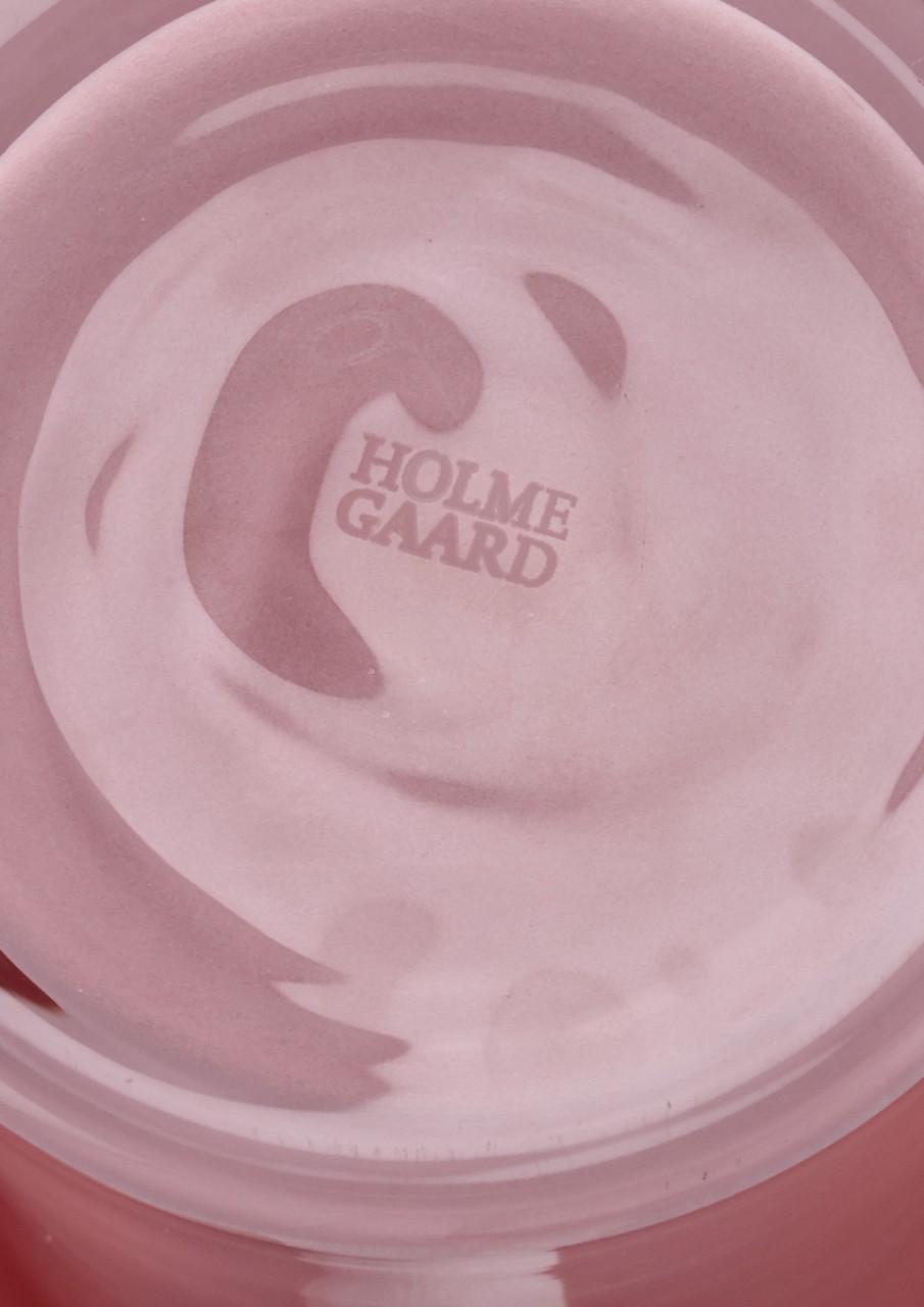 cap, logo, pink, inside, container