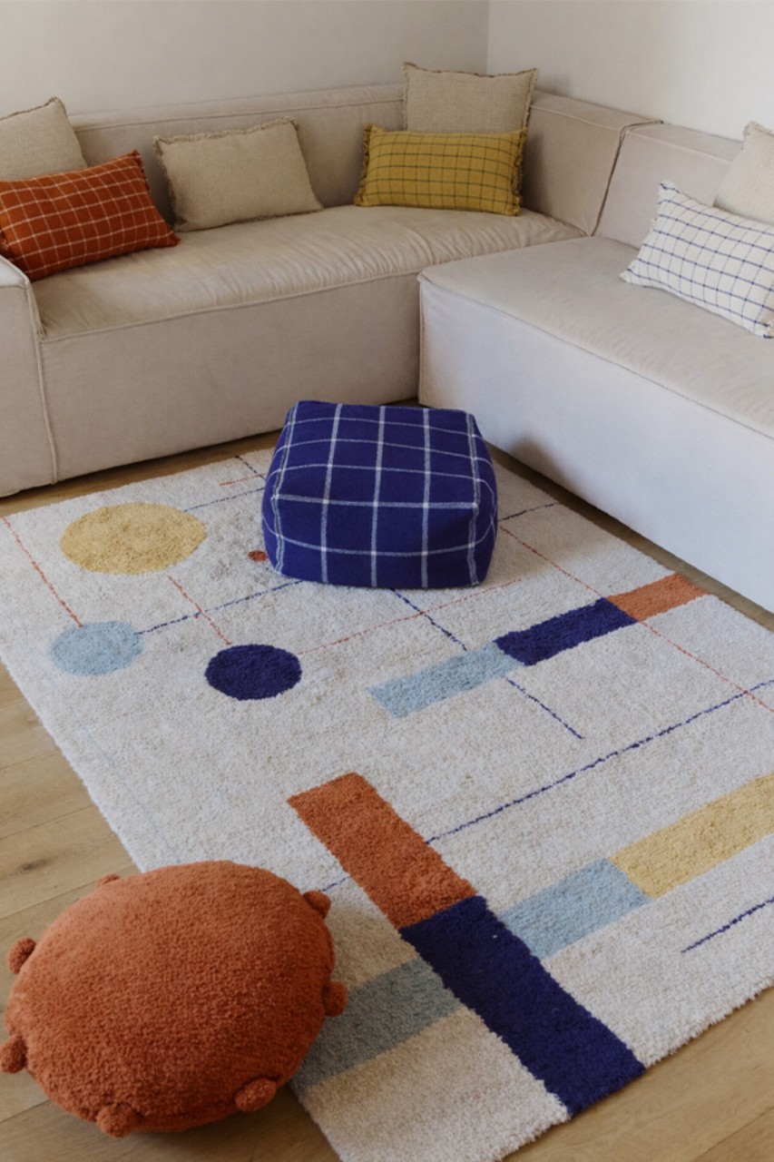 Wohnzimmerteppich, Geometrischer Musterteppich, Bodenbelag, Kissen, Pouf