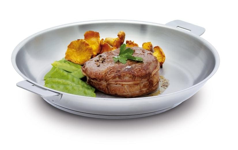 Cristel Edelstahlpfanne Mutine 24cm Präsentation des Essens, Teller, Kochpfanne, Brot, Hammelfleisch