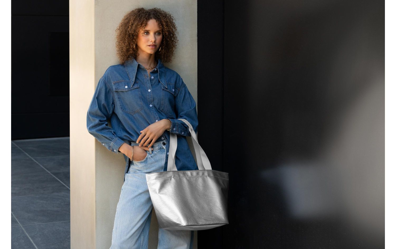 Denimshirt, Denimjeans, Blau, Tasche, Alltagsoutfit