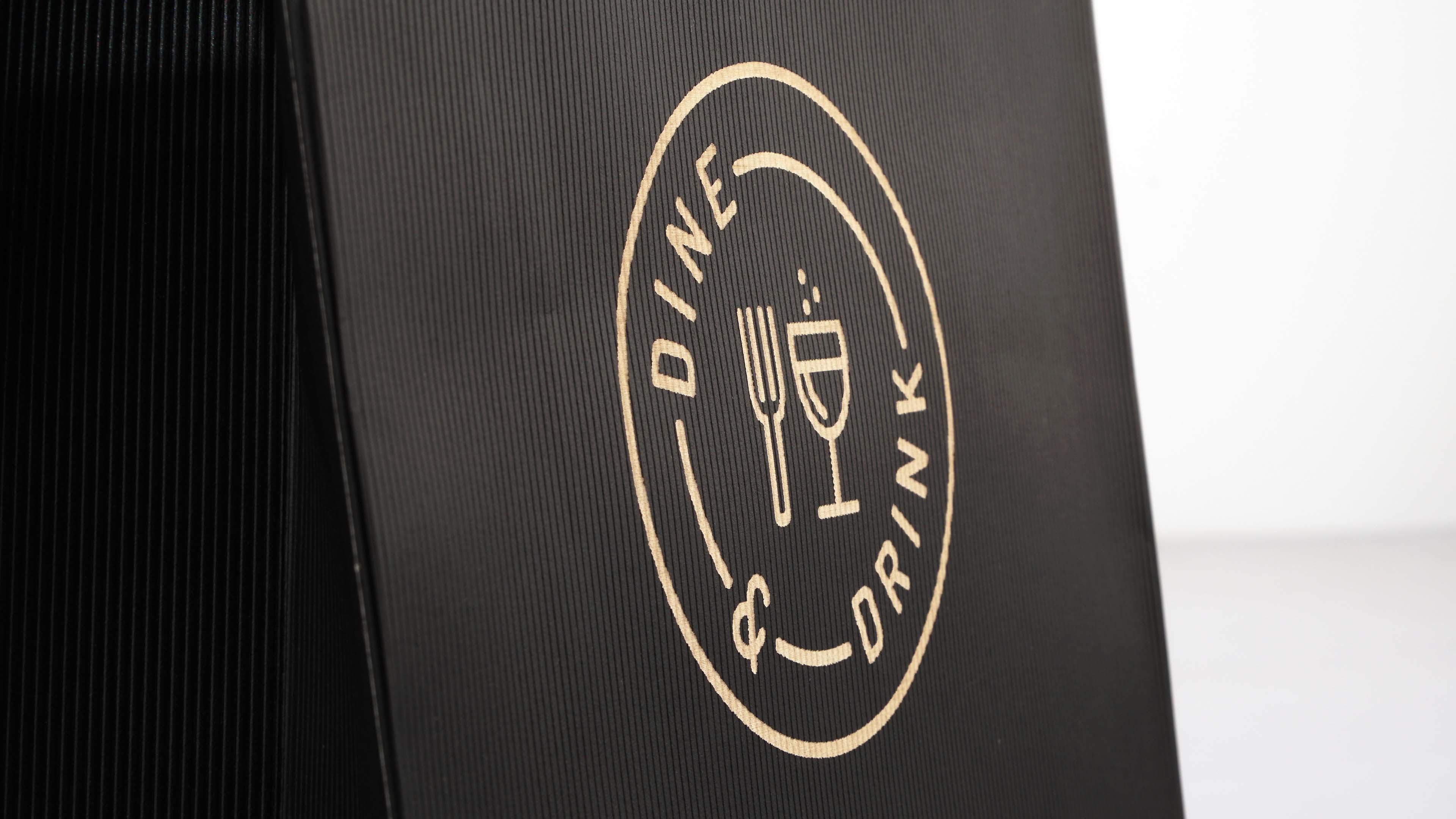 box, verpackung, geschenk, runder stempel, holzlogo