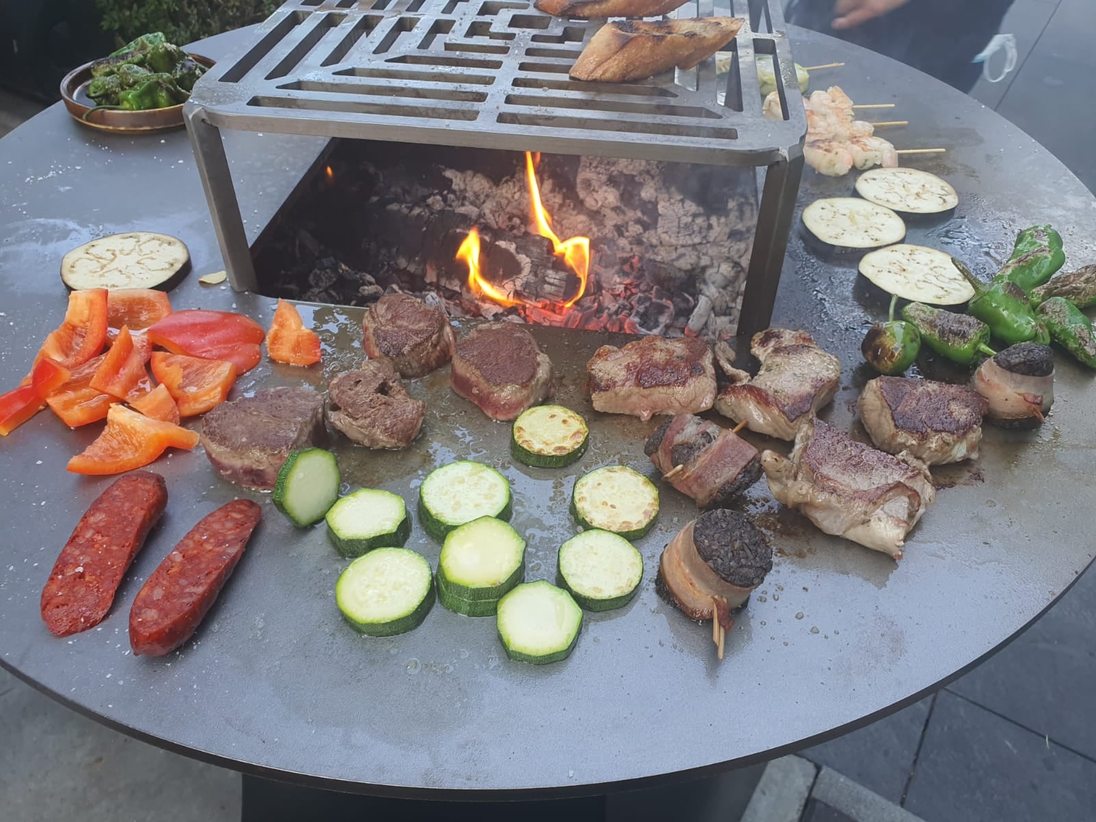 OnFire BBQ SMART 80x74 cm schwarz pulverbeschichtet