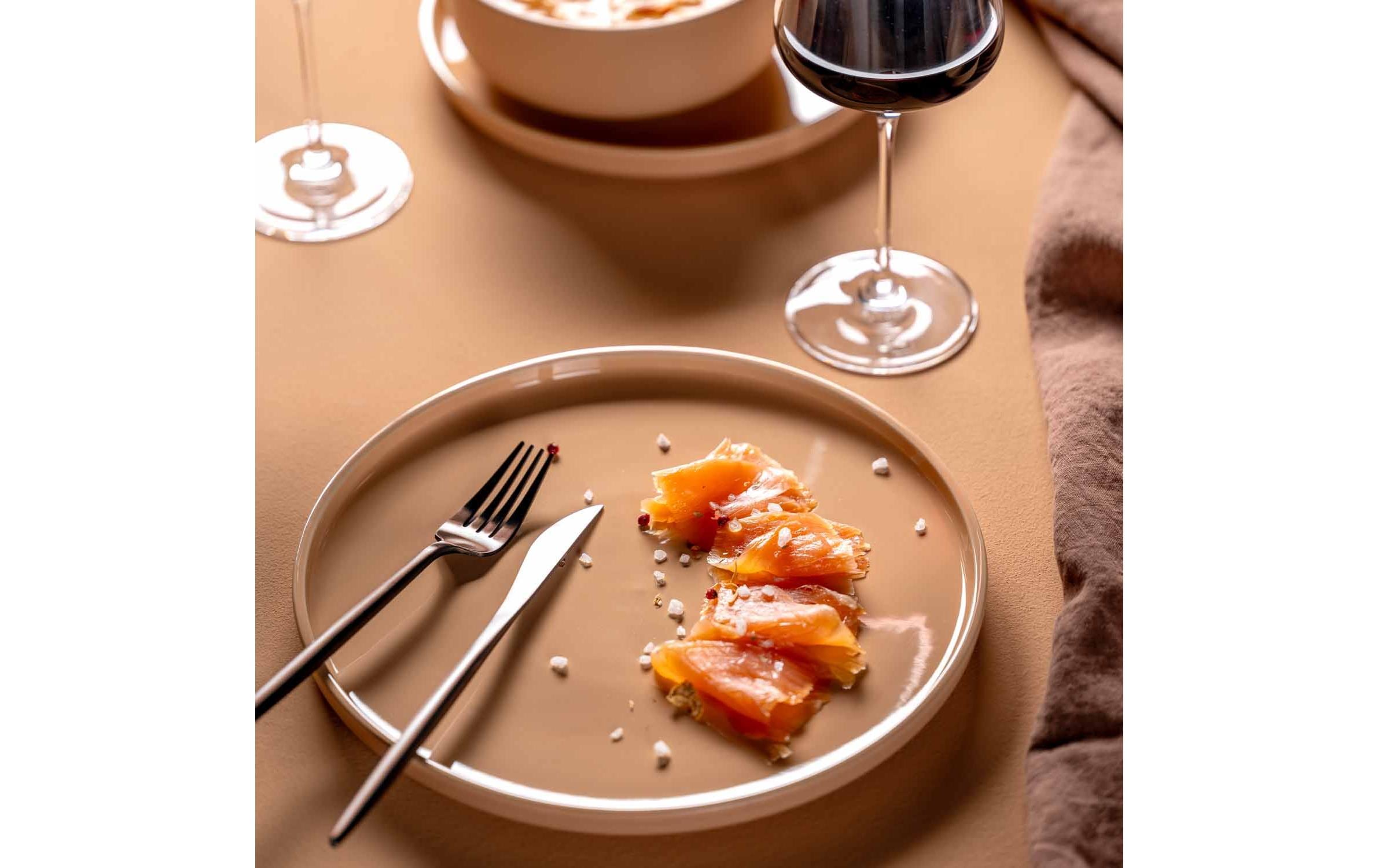 Präsentation des Essens, Besteck, Gabel, Teller, Brunch