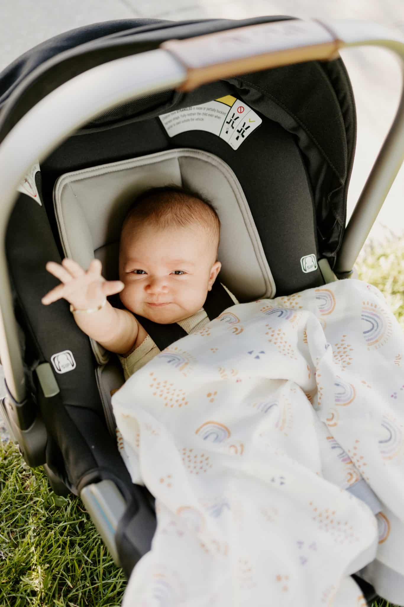 Deluxe Muslin Baby Blanket - Rainbows & Raindrops