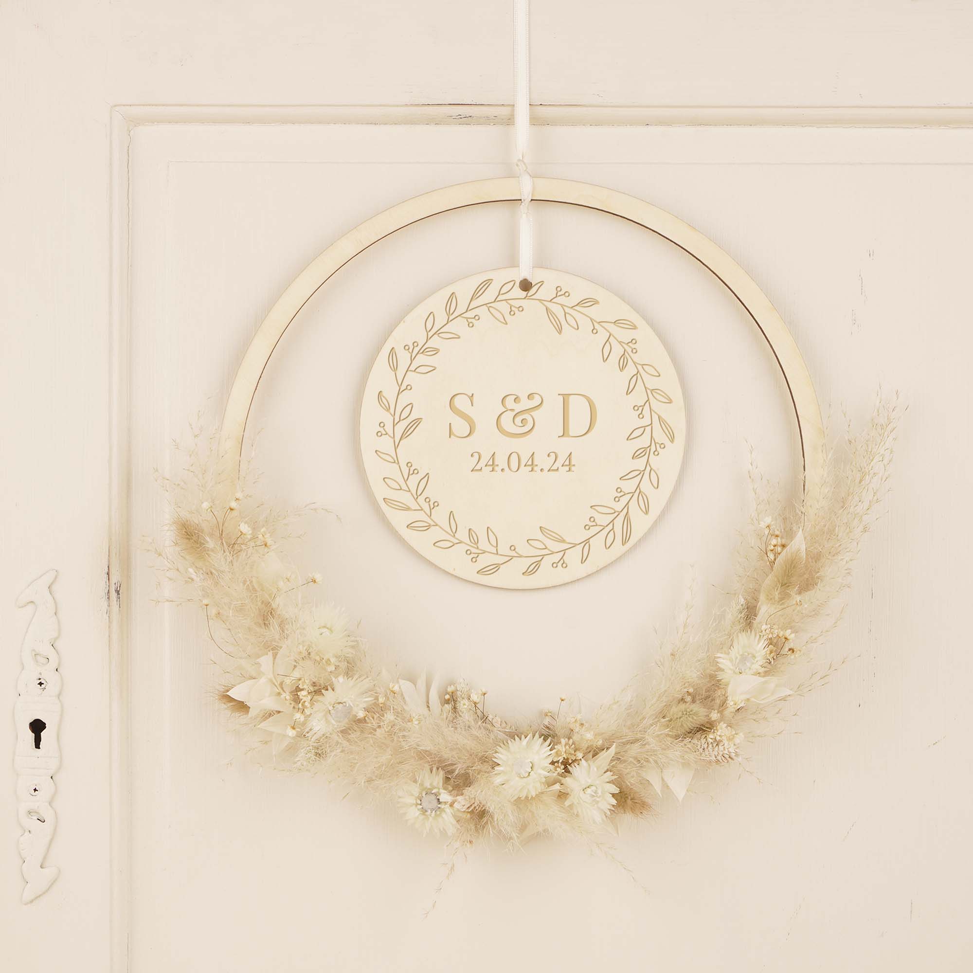 Stilbild_Flower_Loop_Hochzeit_Date_weiss