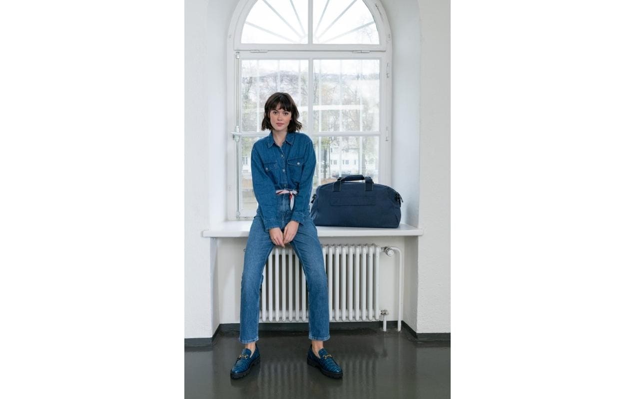 Bekleidung, Hosen, Jeans, Person, Stehend